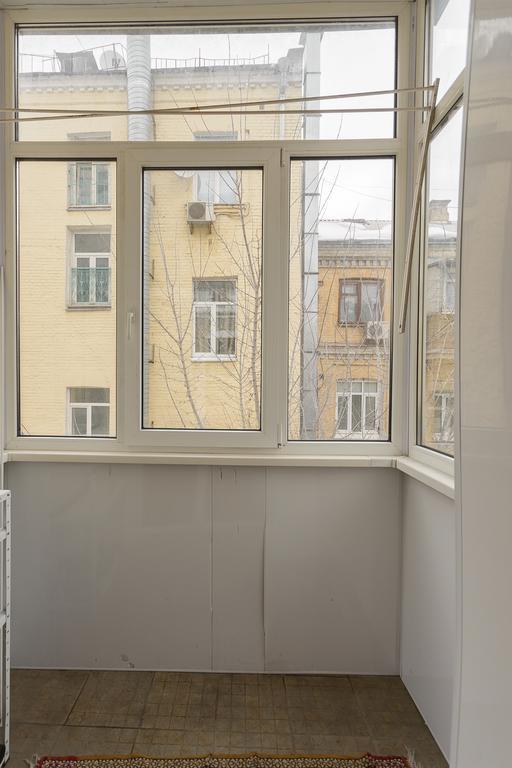 Простора 3 Кімнатна Біля Майдану Незалежності Lejlighed Kiev Eksteriør billede